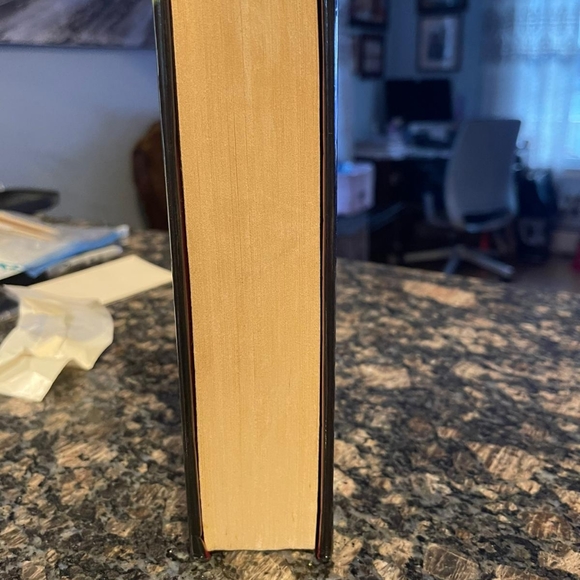 New Moon (Twilight) Book - used - Picture 8 of 12